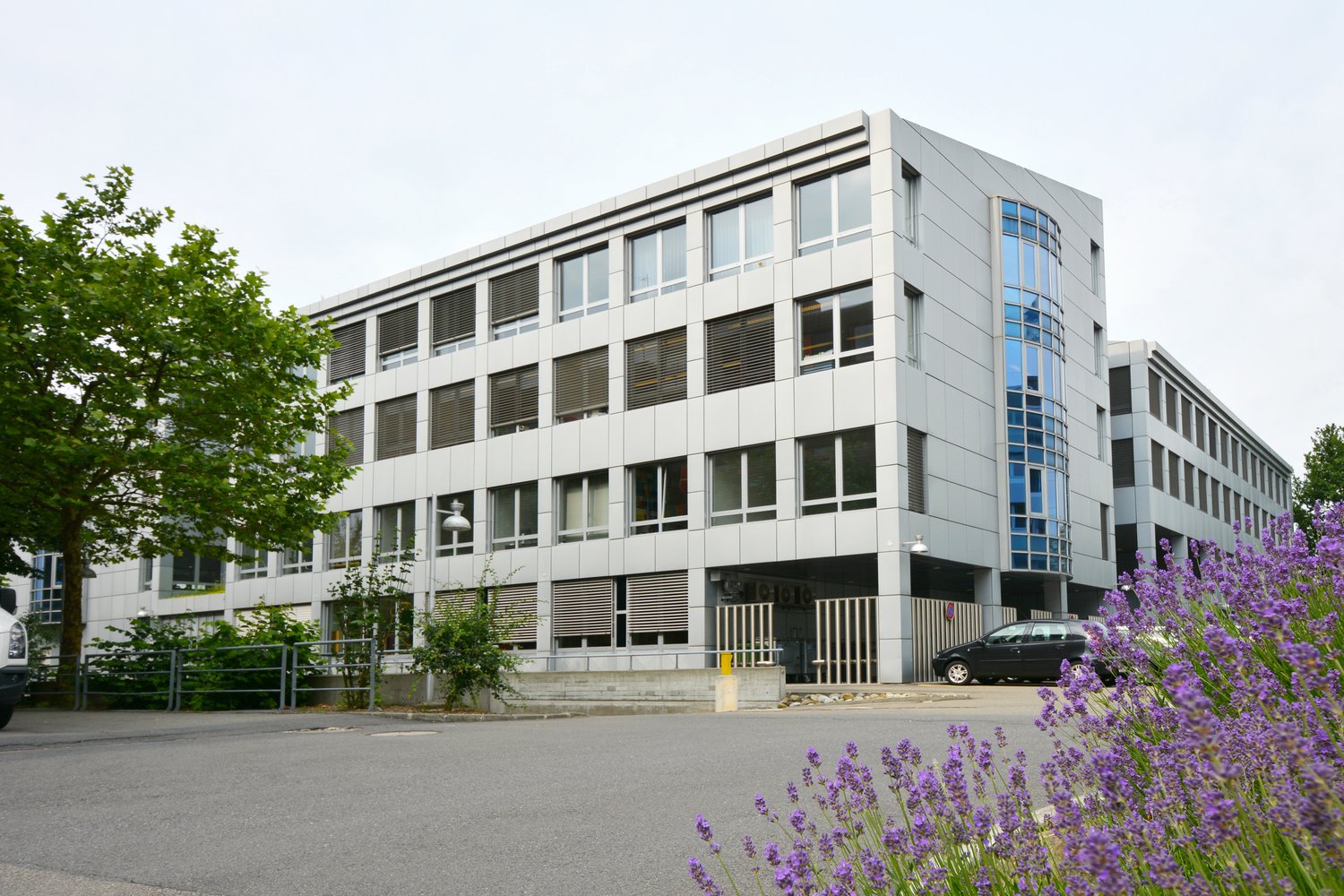 175m² office