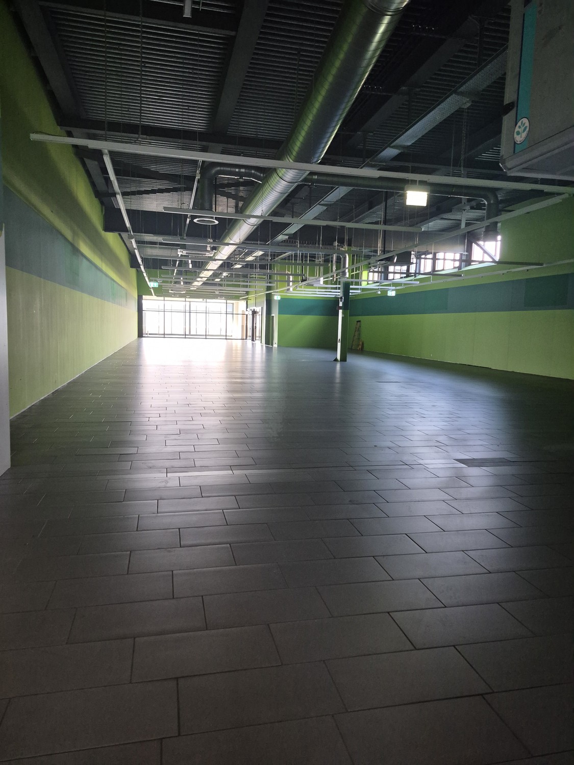 2486m² commerciale