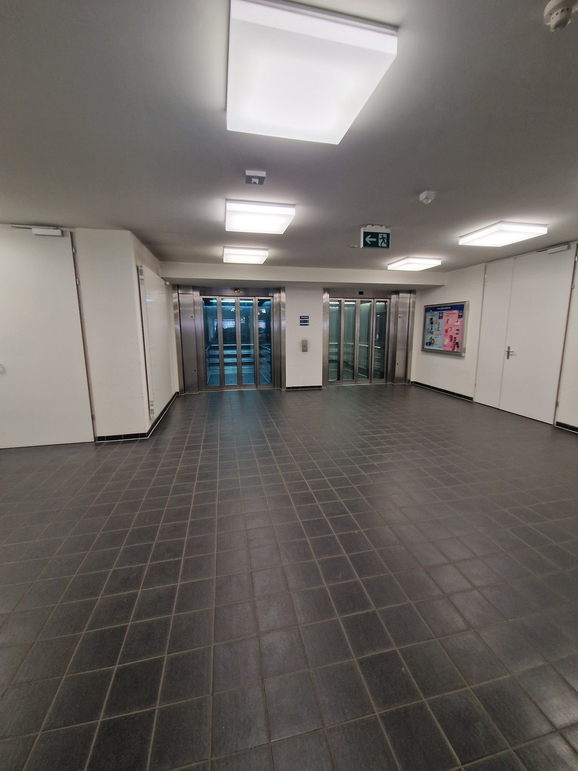 2486m² commerciale
