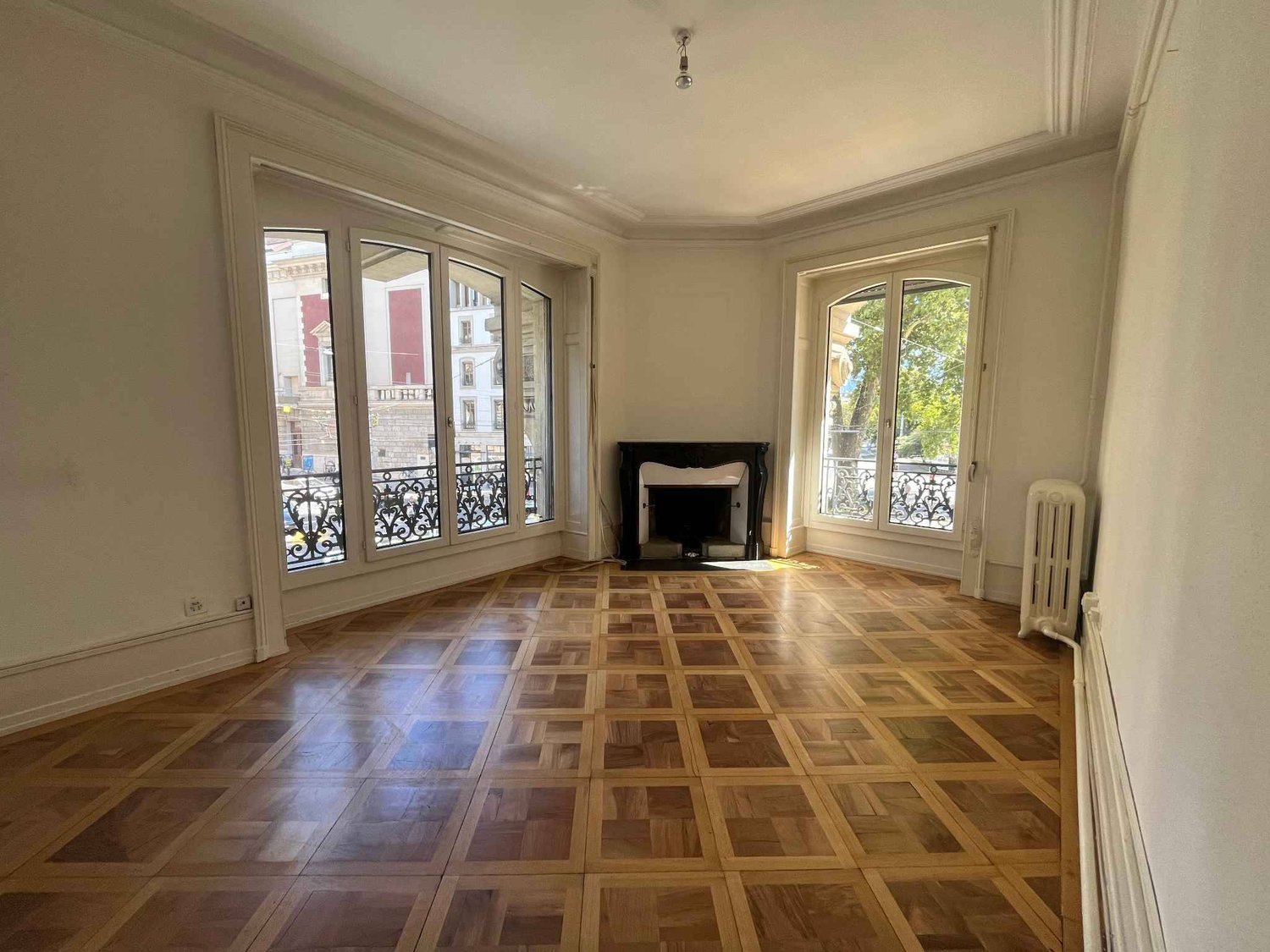 67m² office, foto 1 di 8
