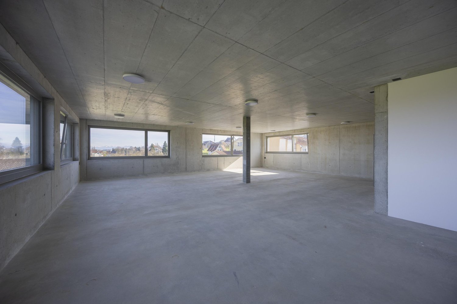 244m² office