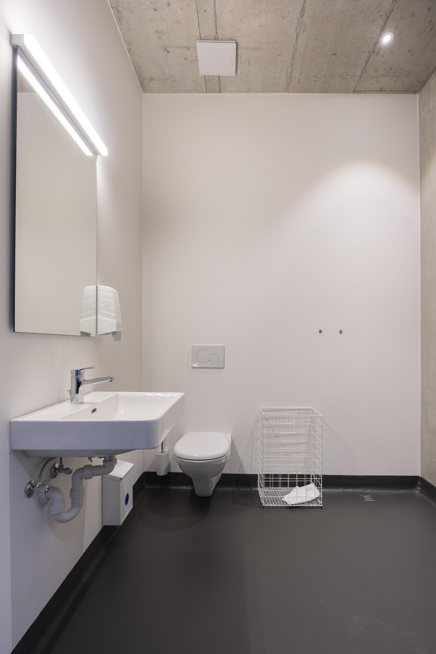 244m² office