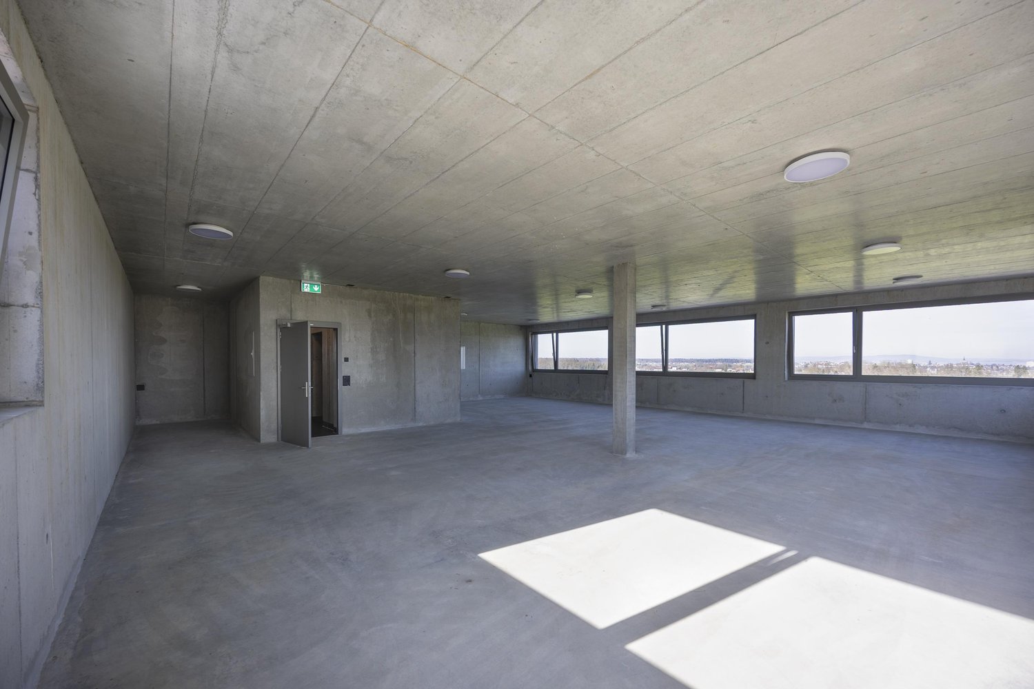 244m² office