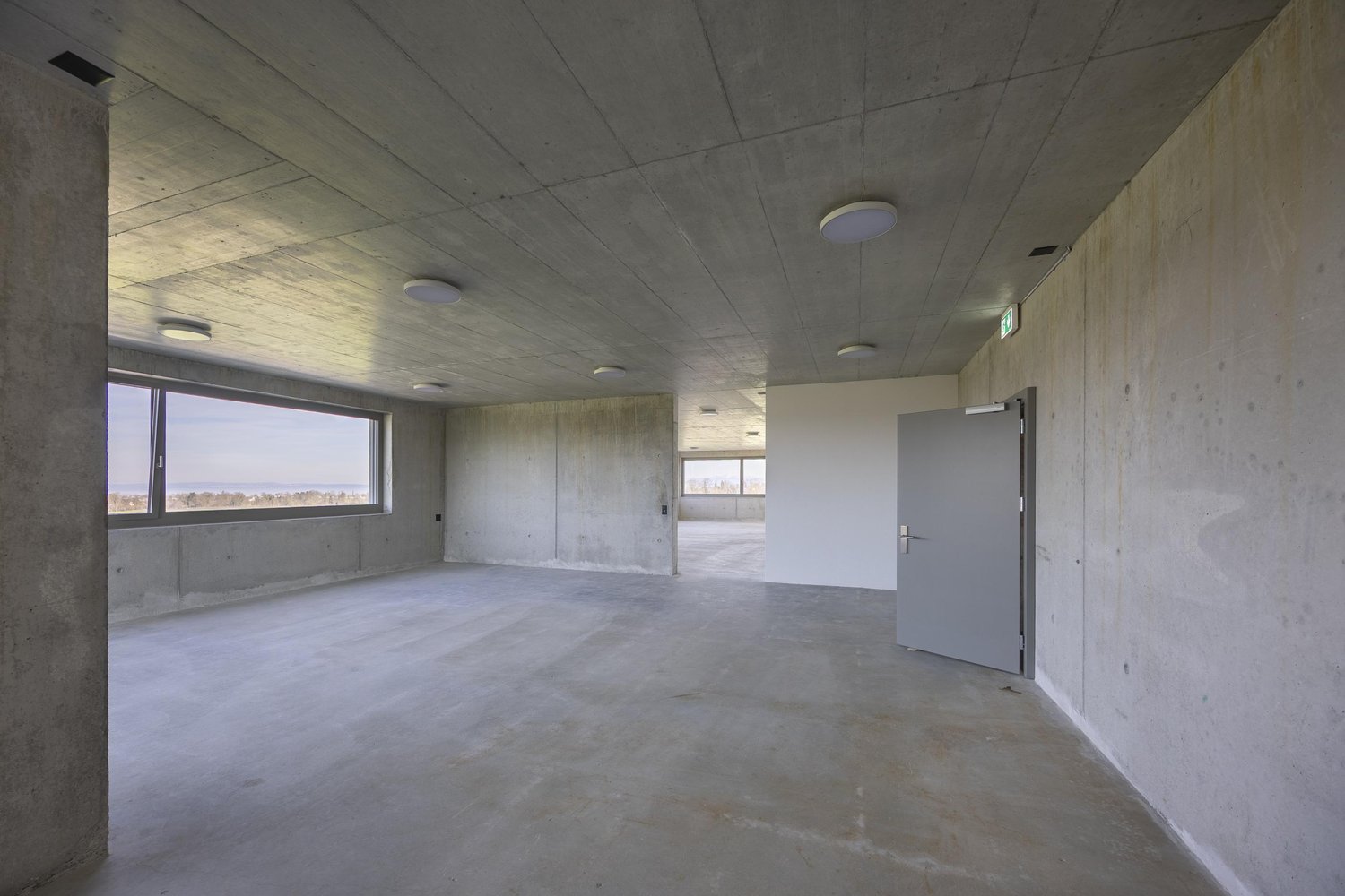 244m² office