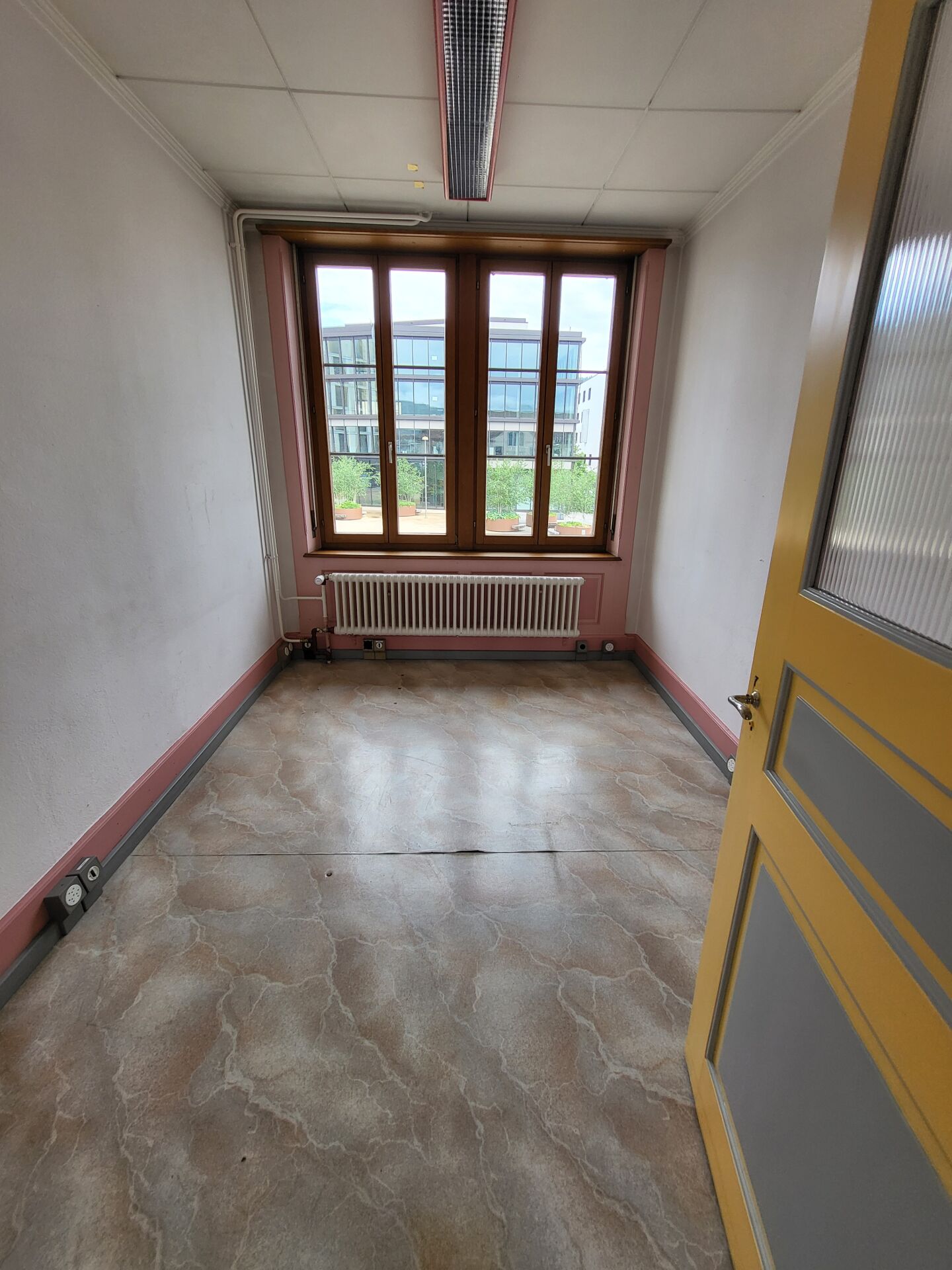 129m² commerciale