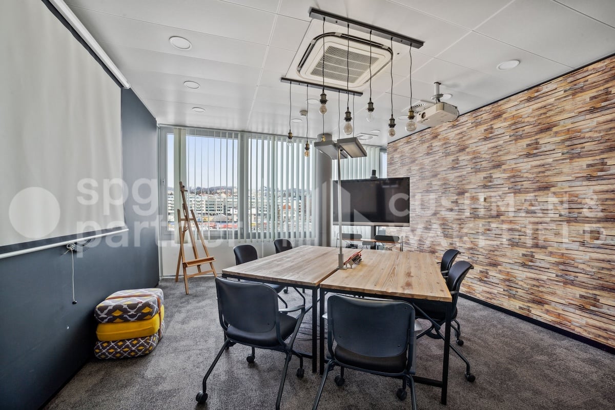 1070m² ufficio