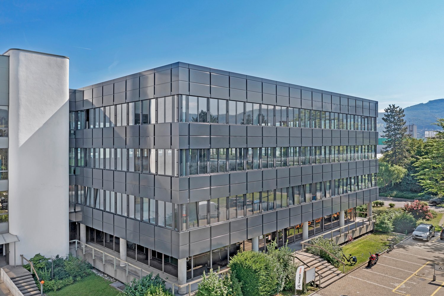 100m² commerciale