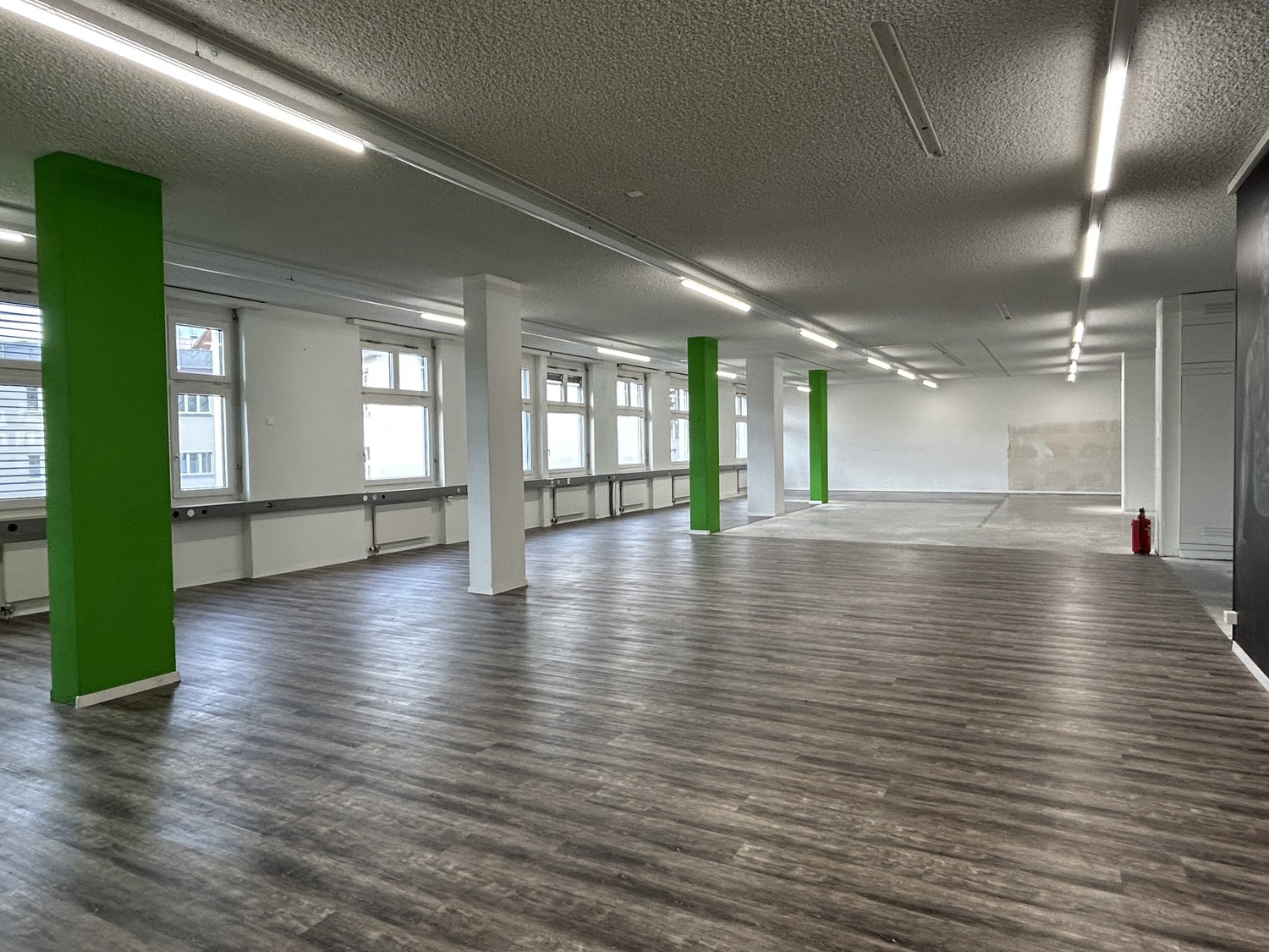100-500m² bureau