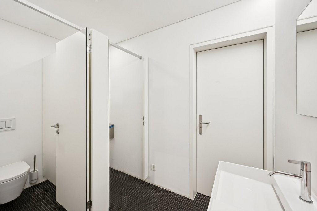 525m² negozio