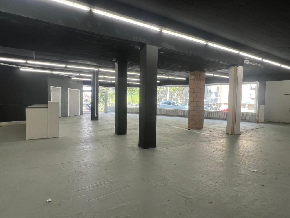 400m² negozio