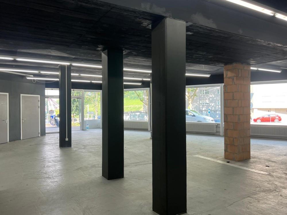 400m² negozio