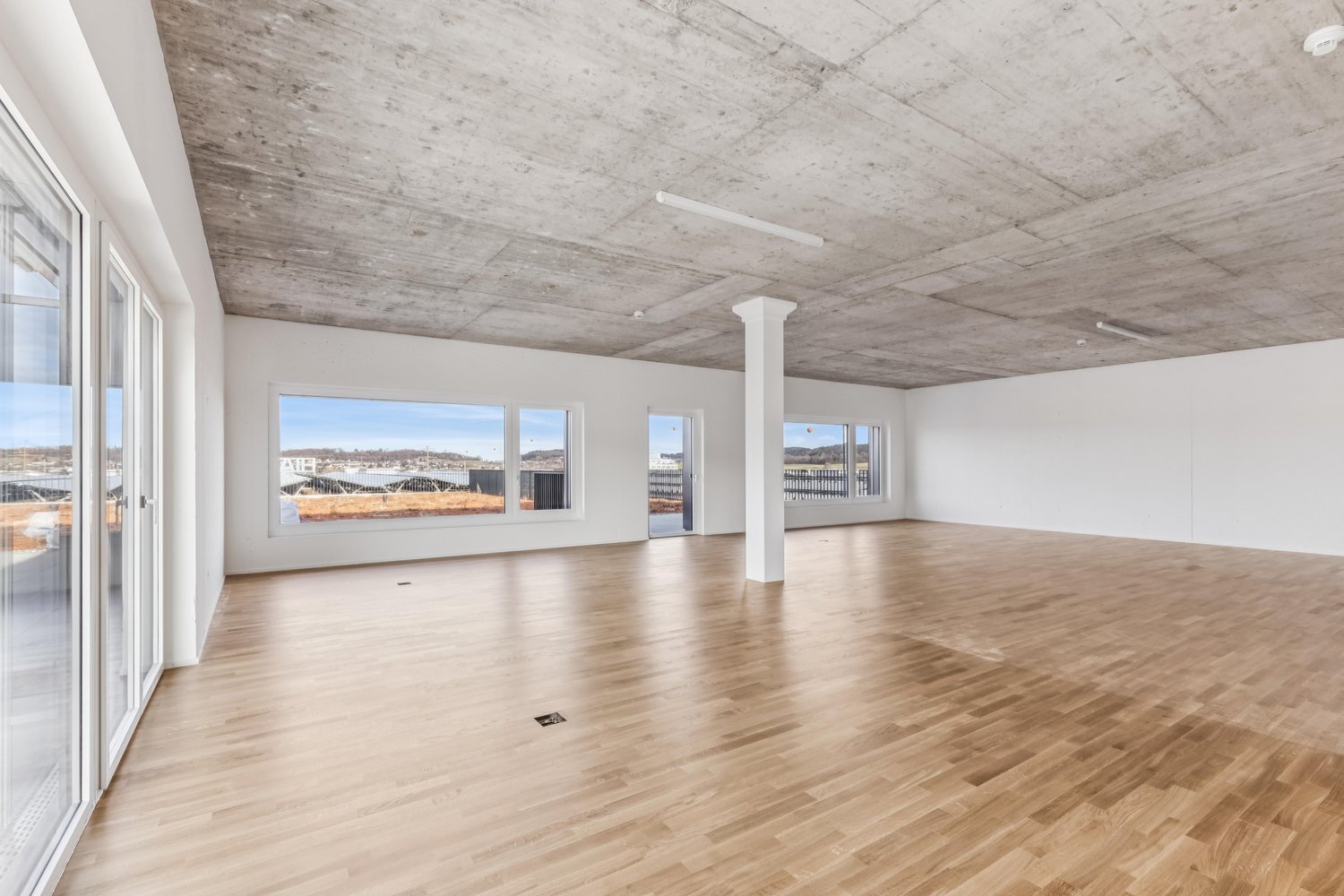 136m² ufficio