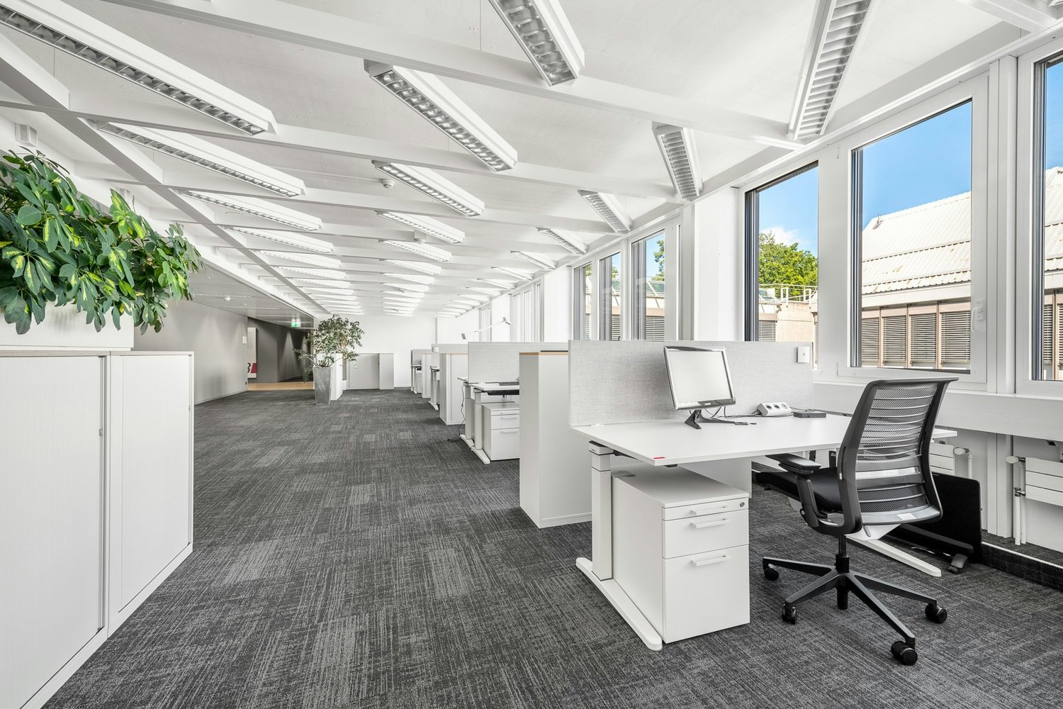 340m² office