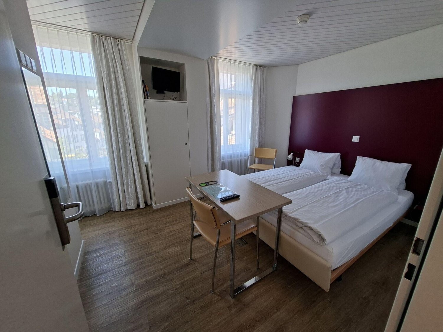 Camera in un appartamento condiviso, foto 1 di 10