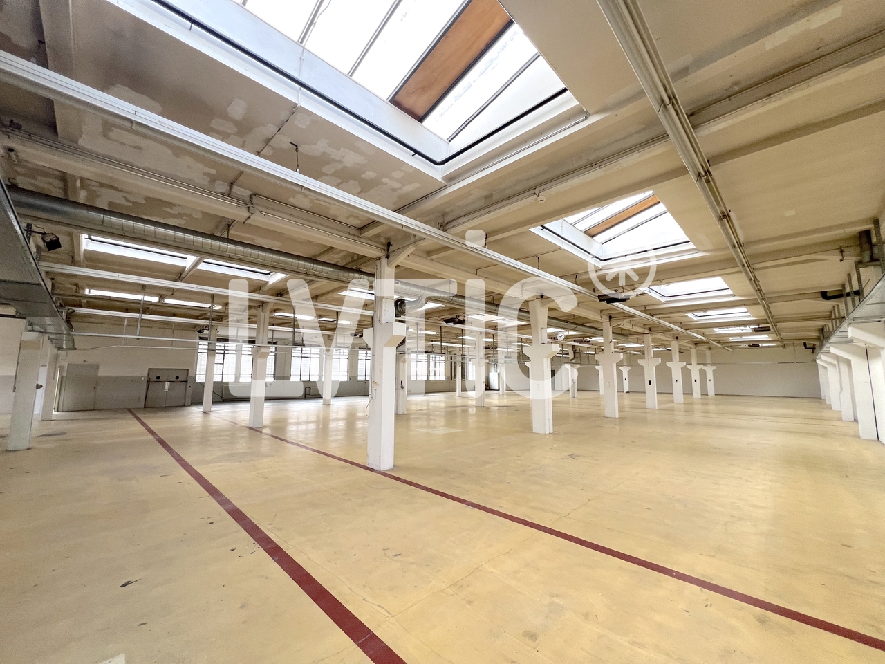 1373m² deposito