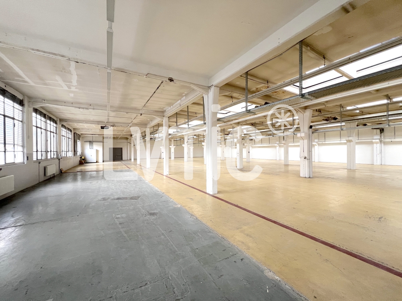 1373m² deposito