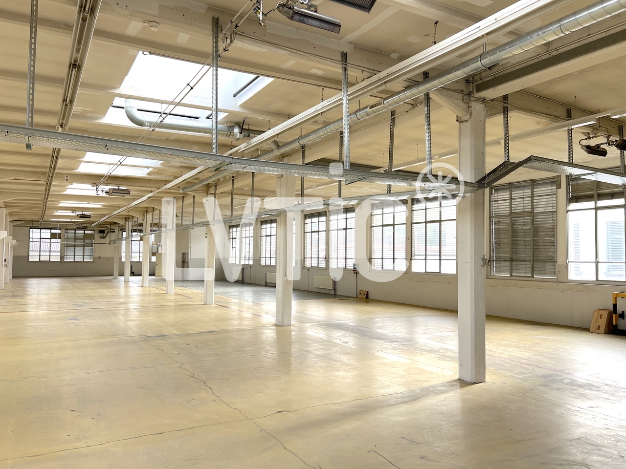 1373m² deposito