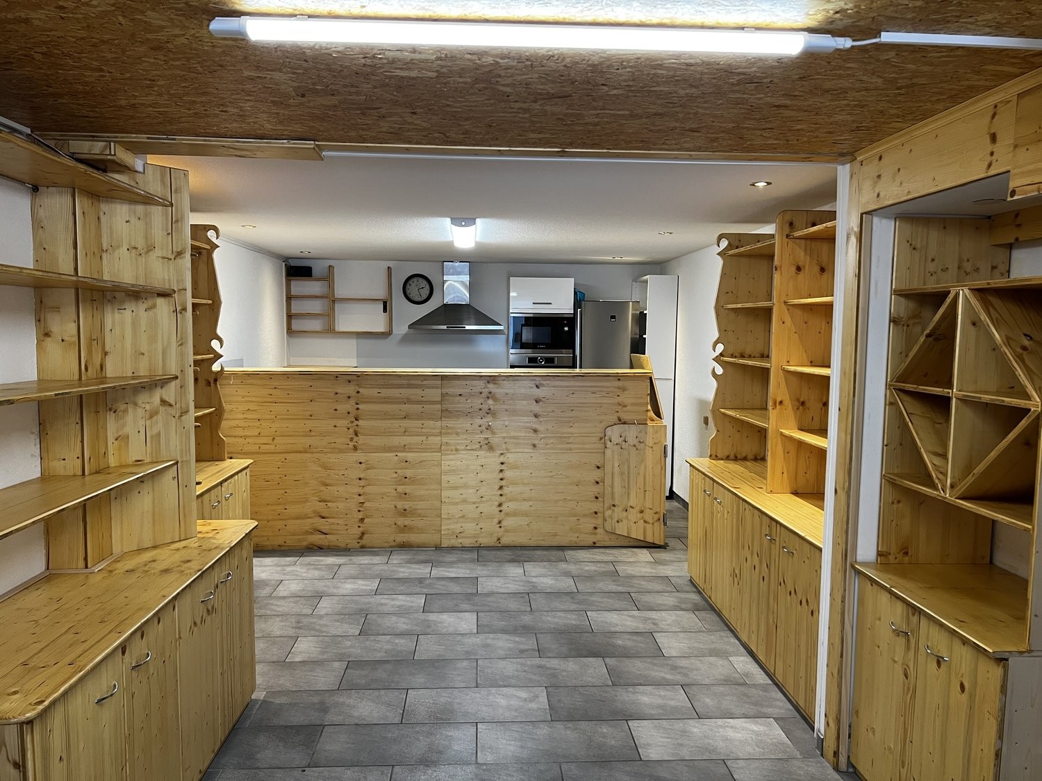 48m² negozio