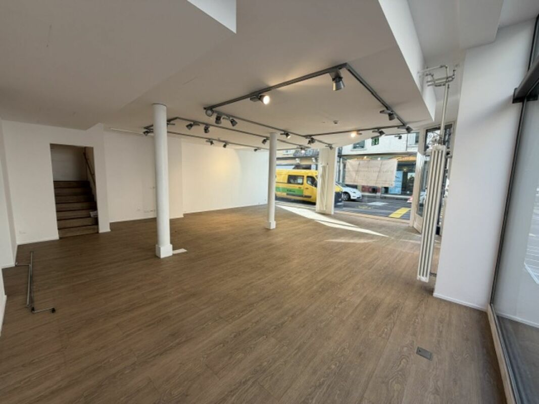 83m² commerciale