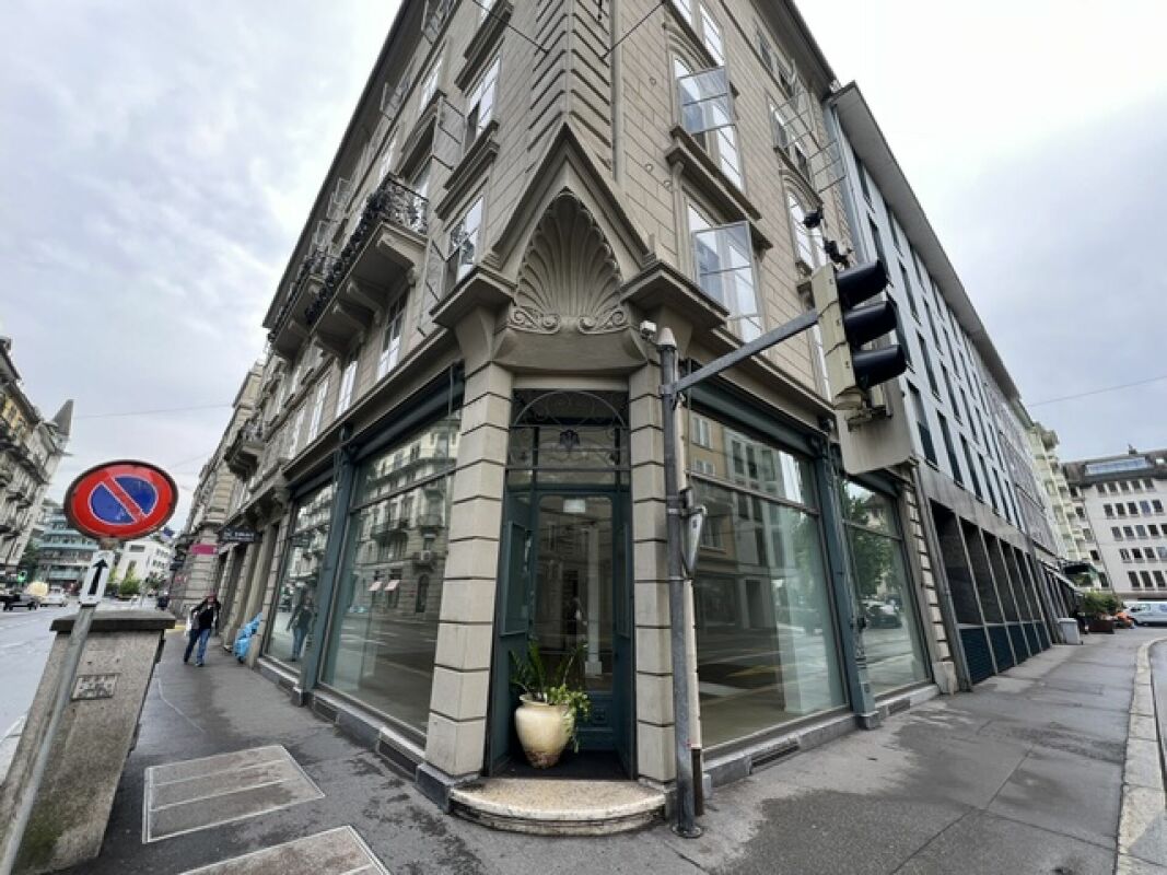 83m² commerciale