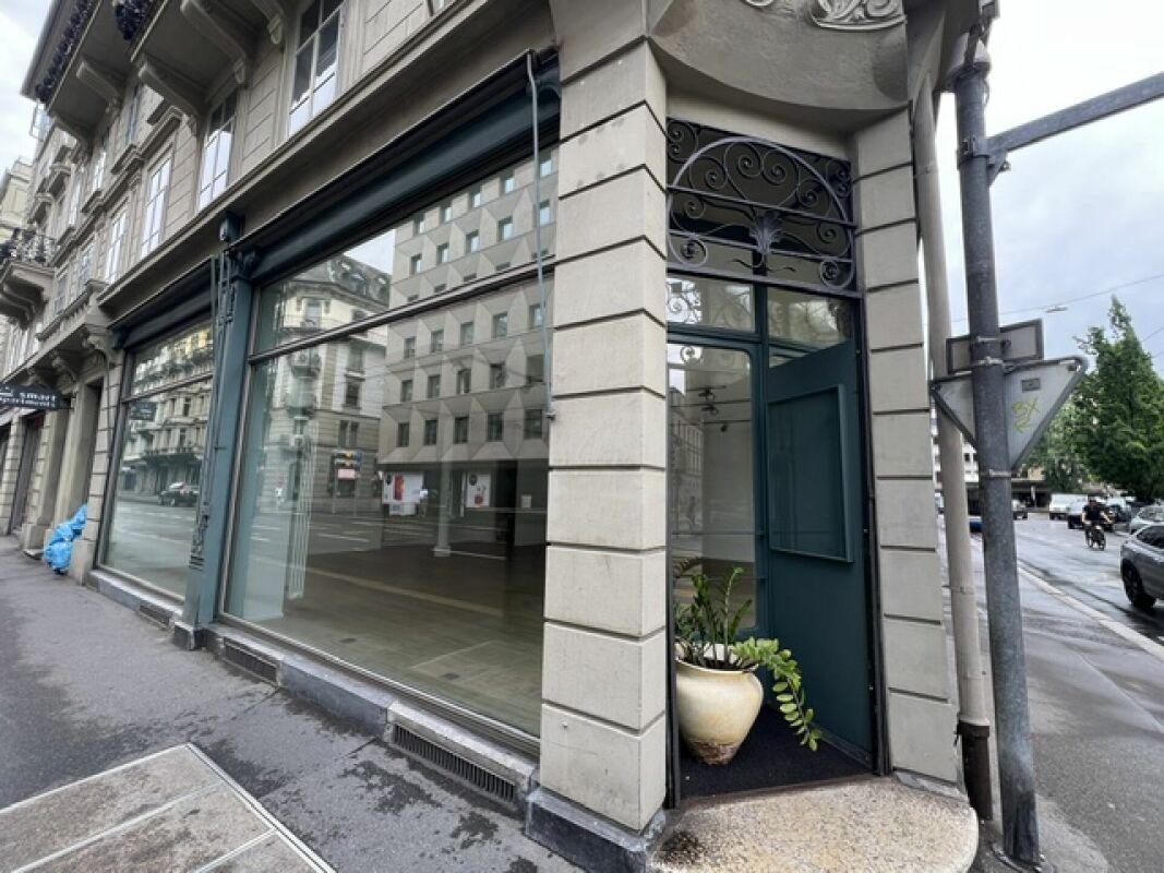 83m² commerciale
