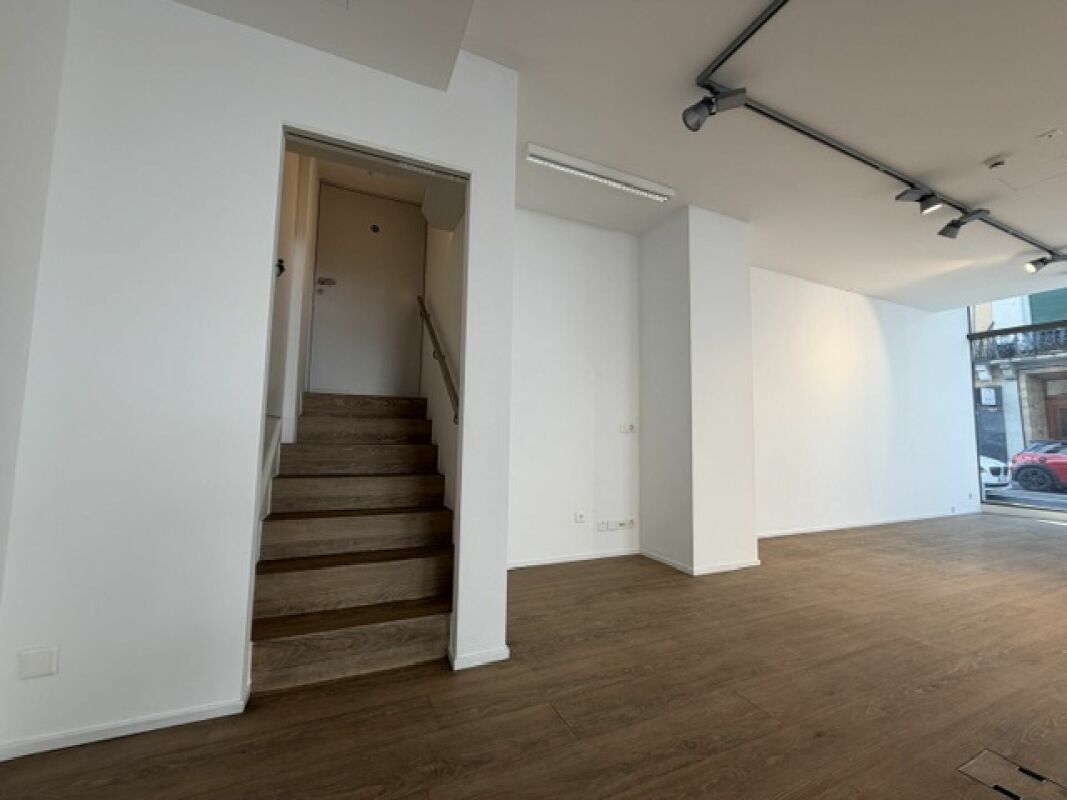 83m² commerciale