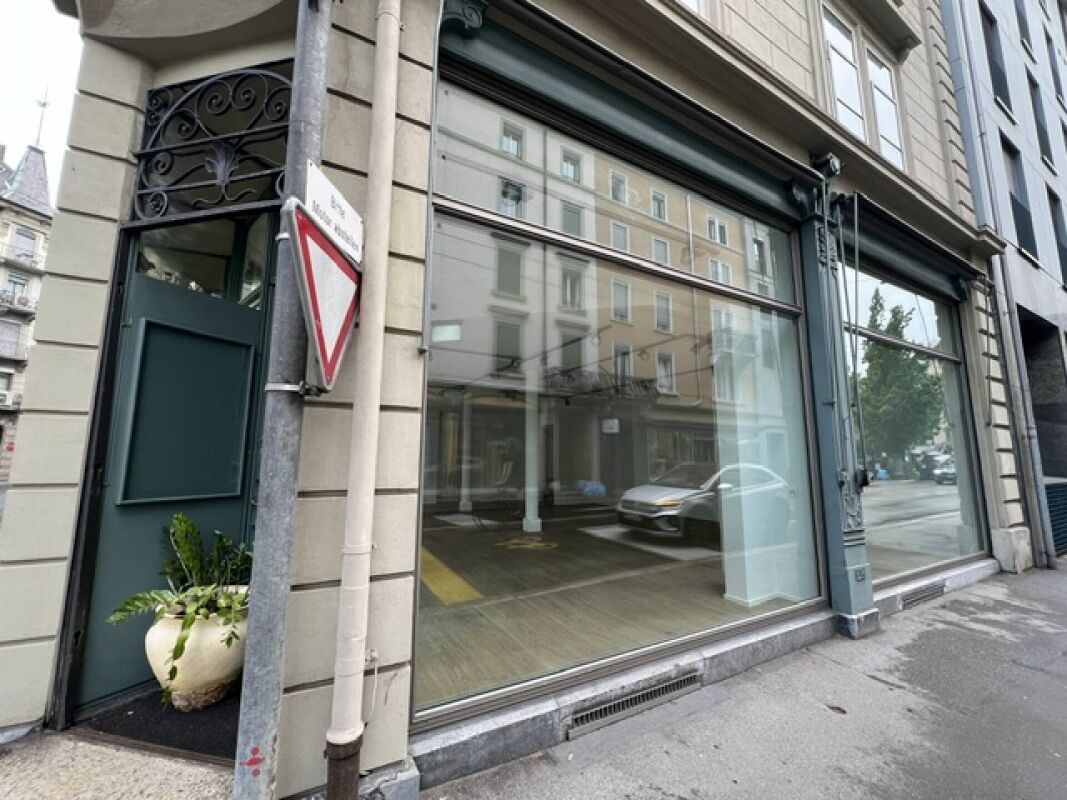 83m² commerciale