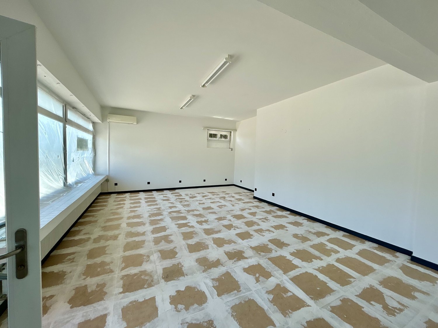 78m² living / commercial building