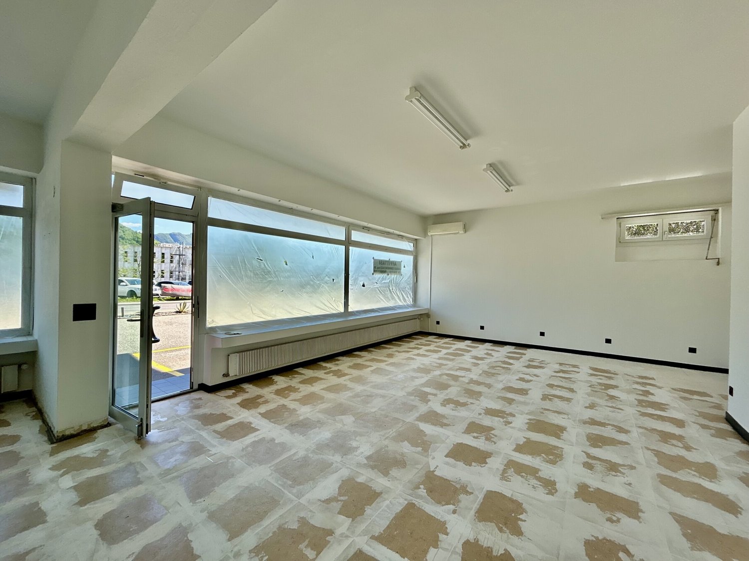 78m² living / commercial building