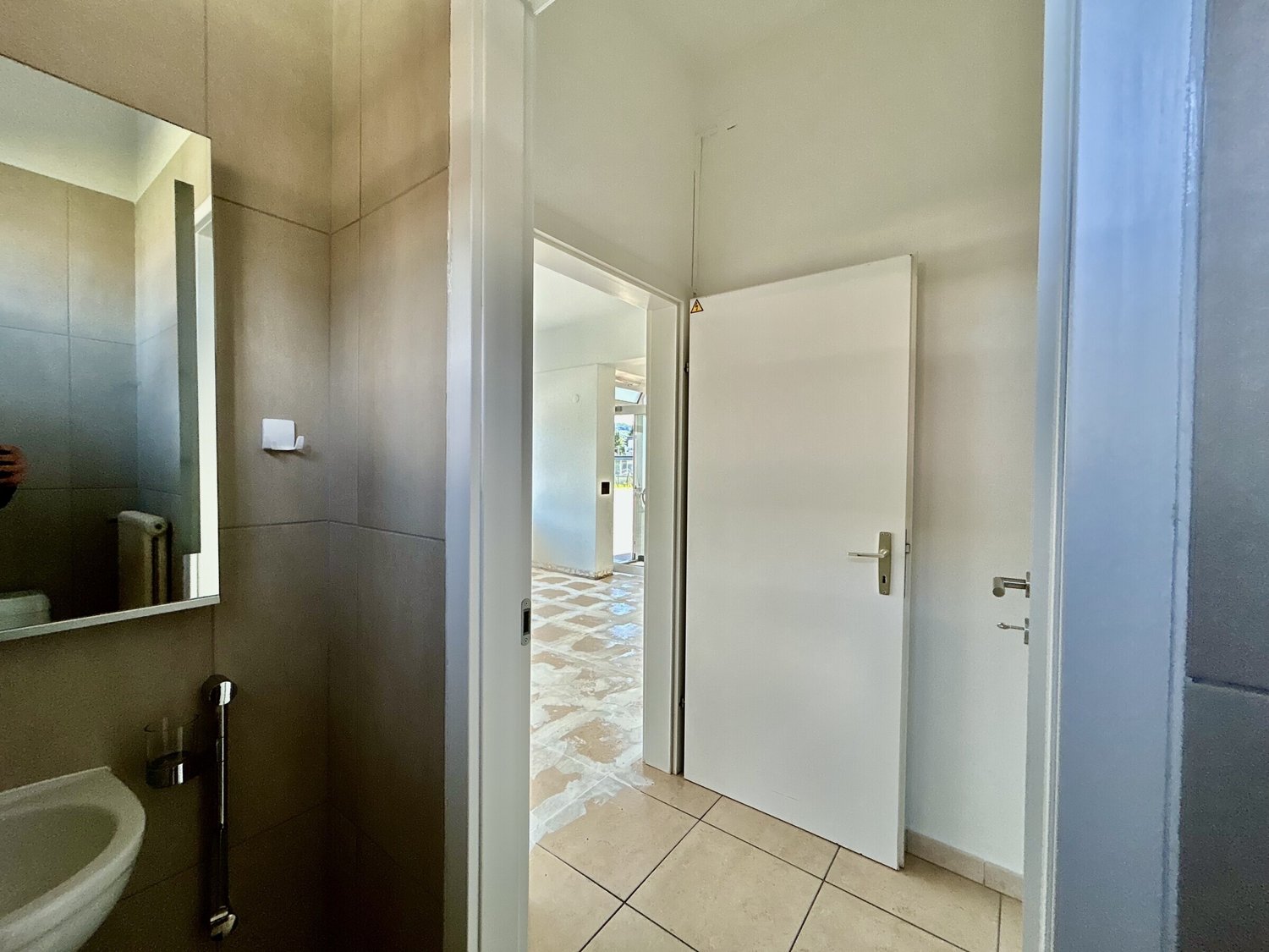 78m² living / commercial building
