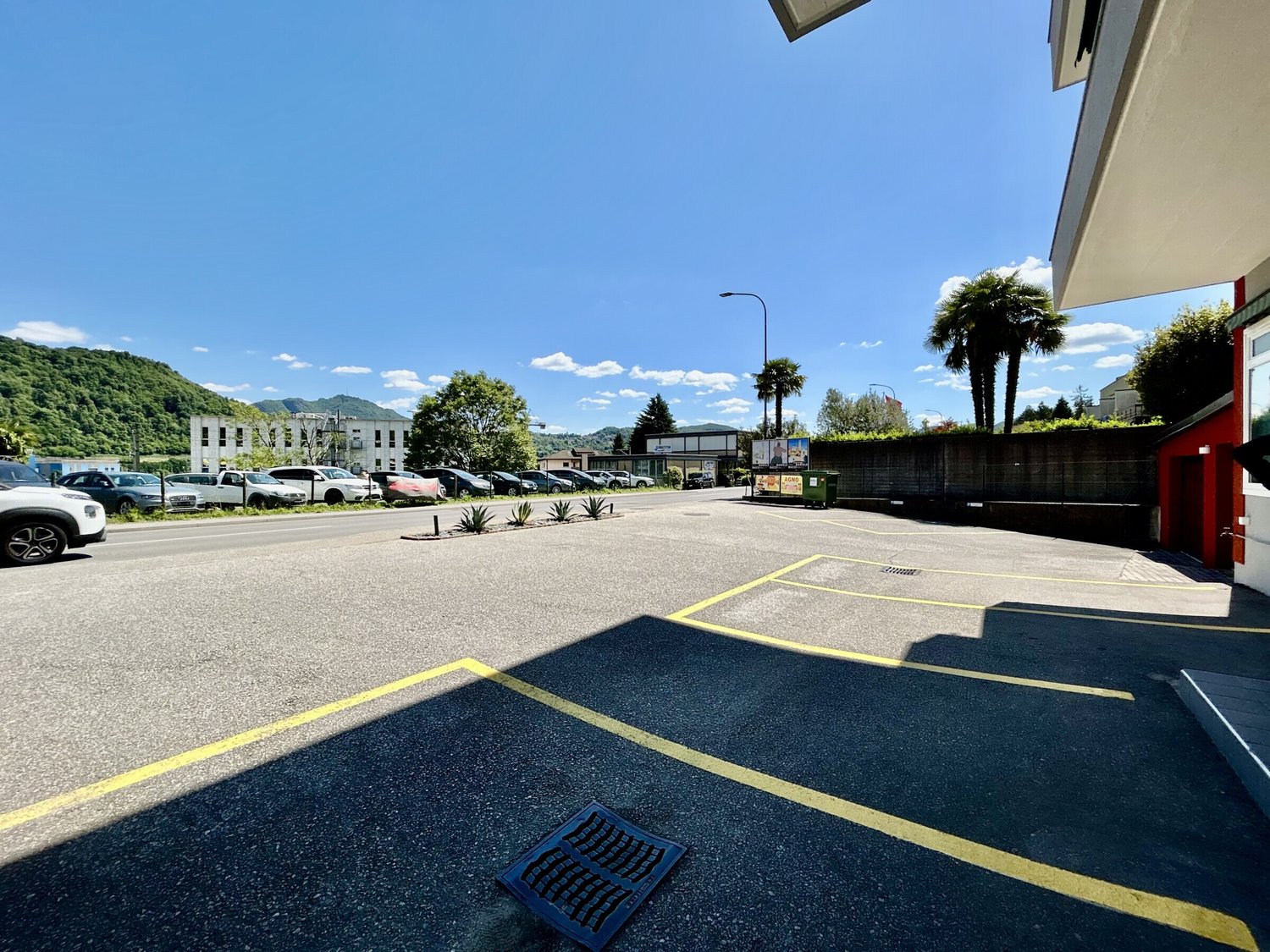 78m² living / commercial building