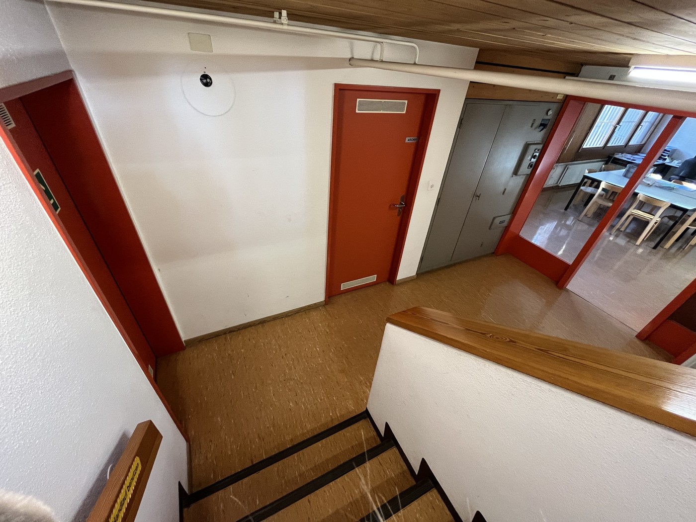300m² commercial