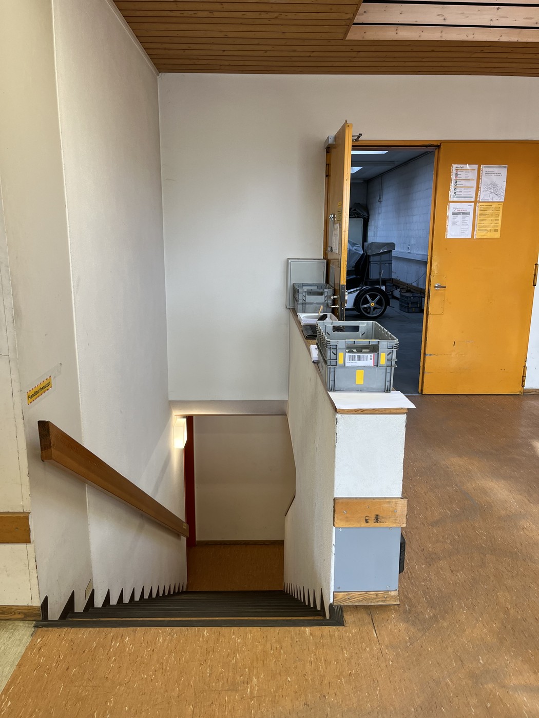 300m² commercial
