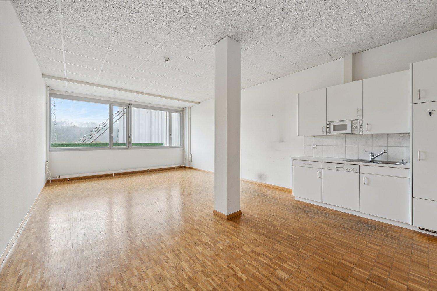 494m² office