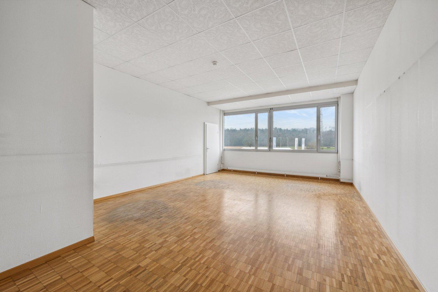 494m² office
