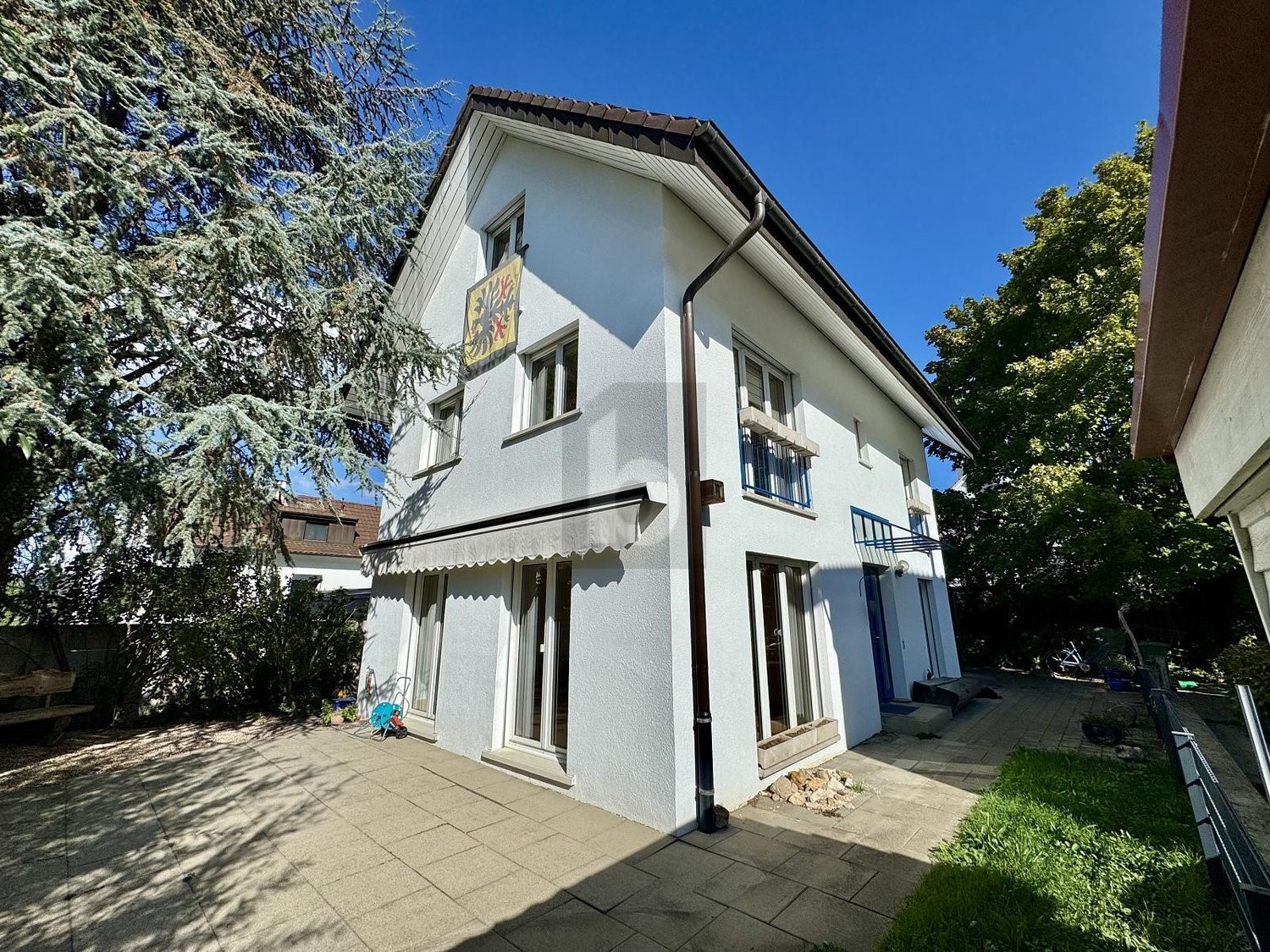Casa unifamiliare con 6 ½ locali, foto 2 di 4
