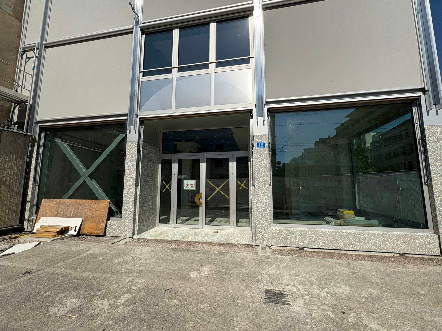 204m² commerciale