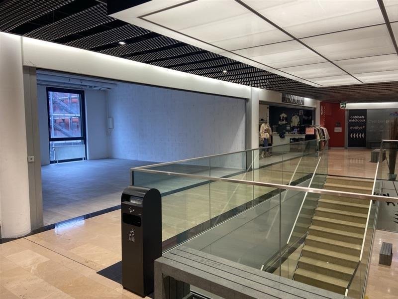 negozio di 58m²