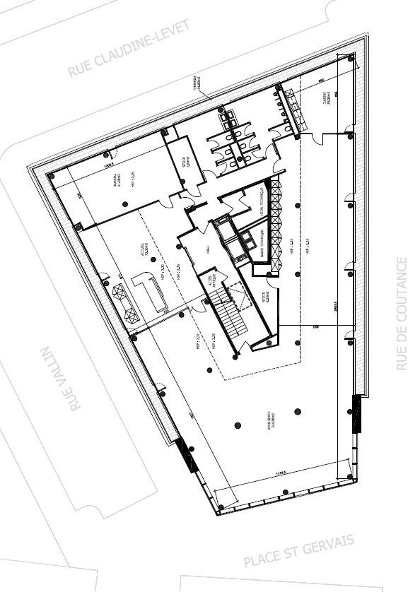 913m² office