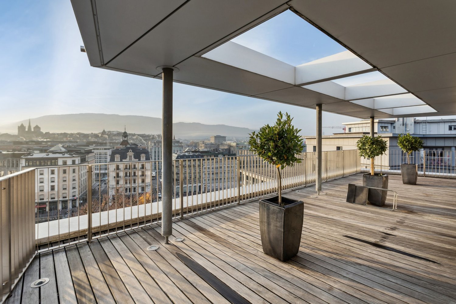 913m² office