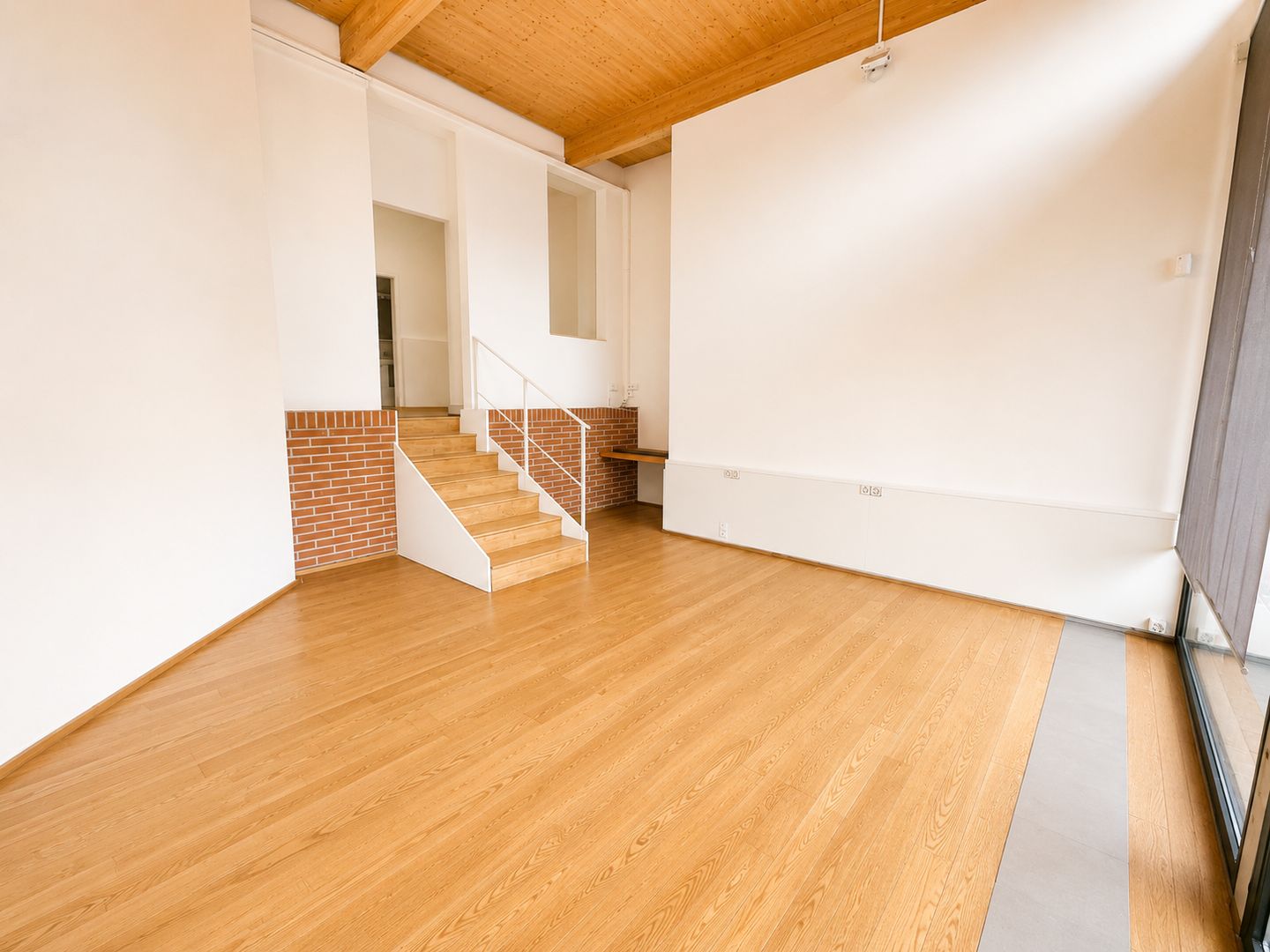 46m² commercial