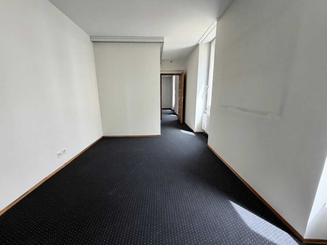 1306m² ufficio