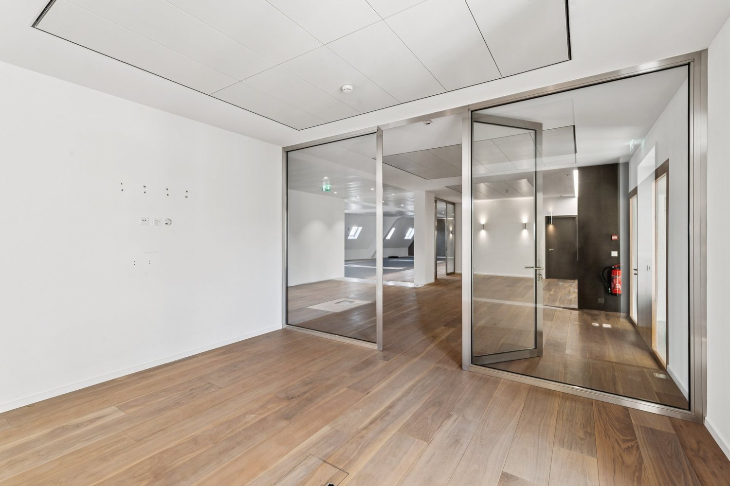 337m² ufficio, foto 7 di 9