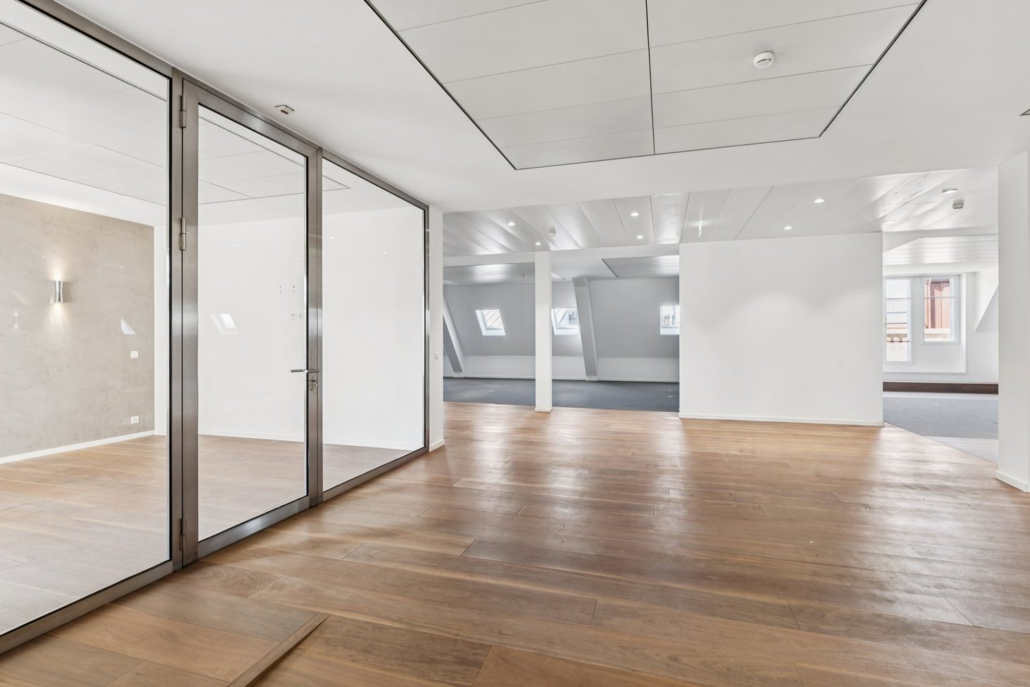 337m² ufficio, foto 3 di 9