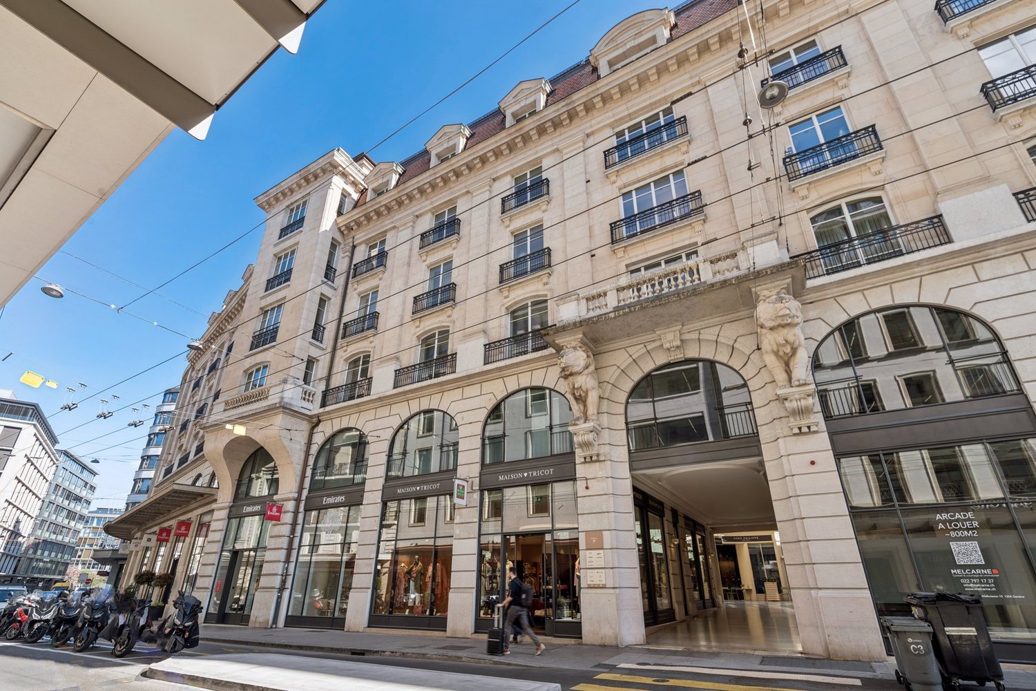 337m² ufficio, foto 1 di 9