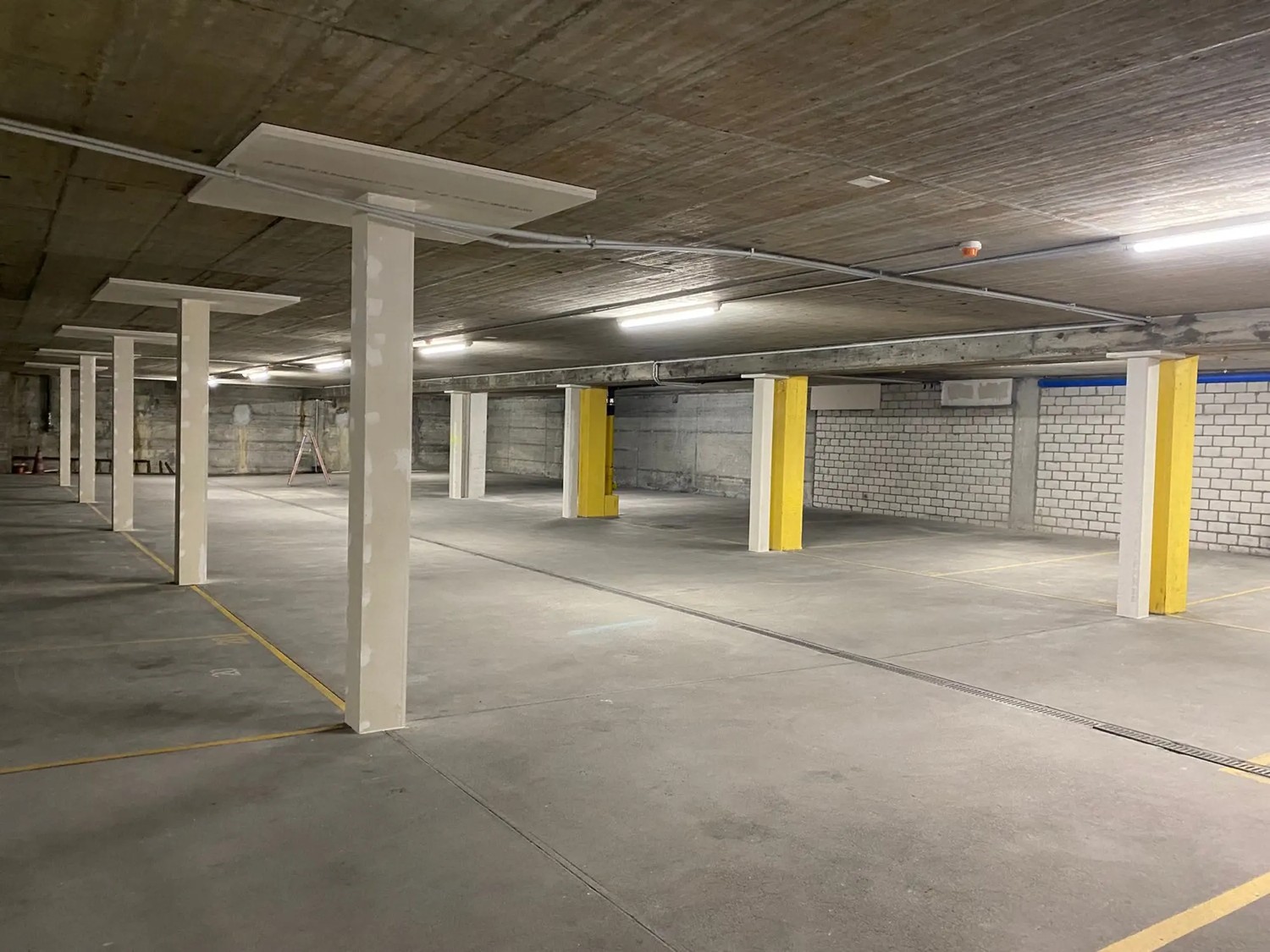 Posto auto coperto per biciclette
