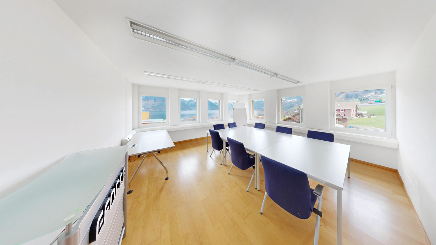 697m² bureau