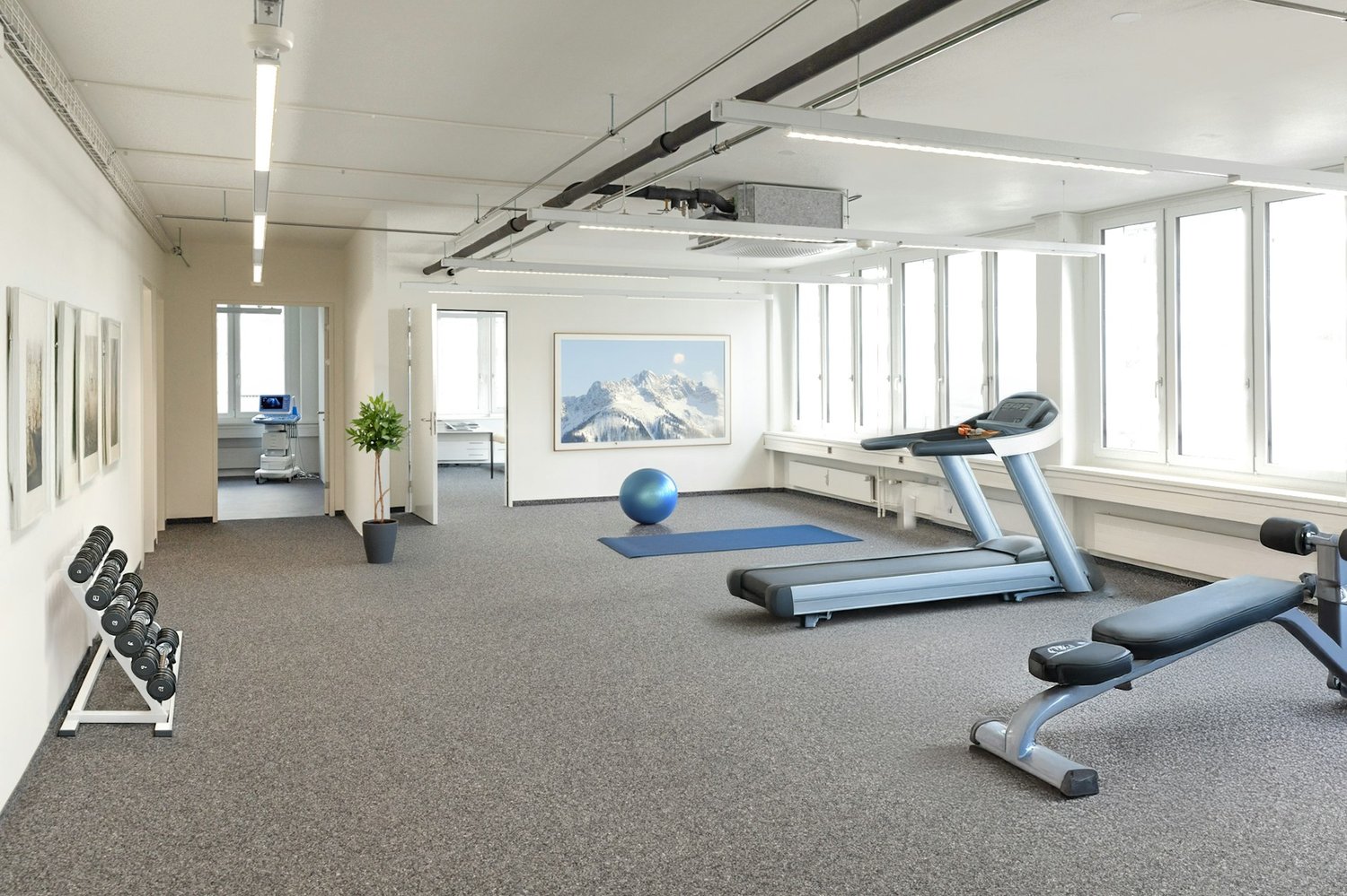 460m² office
