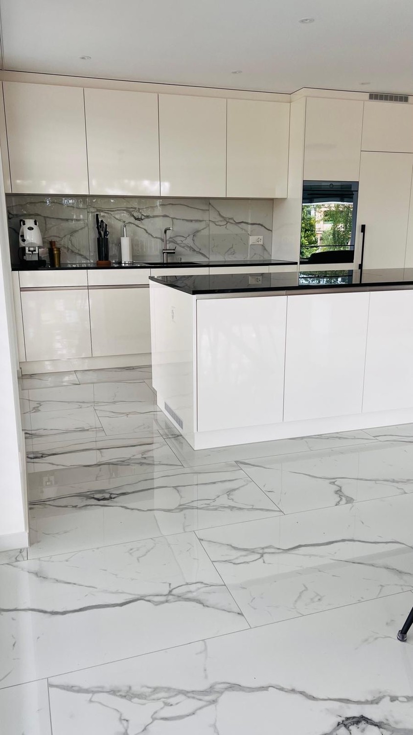 Maisonette arredata, spaziosa e distribuita su due piani, nuova e moderna, foto 5 di 7