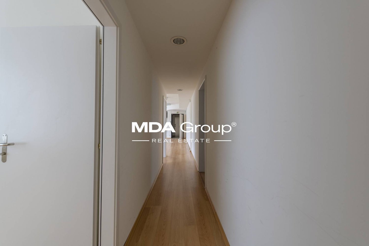 105m² office